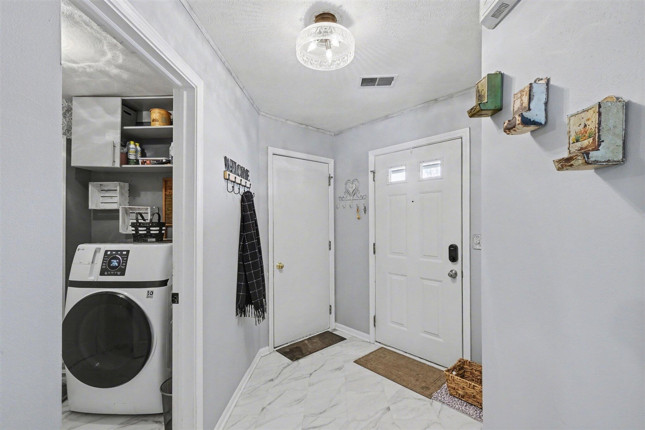 Homes for sale in Rockford, MI | 7132 E Cannon Pl Dr, Rockford, MI 49341 | MLS# 70514478