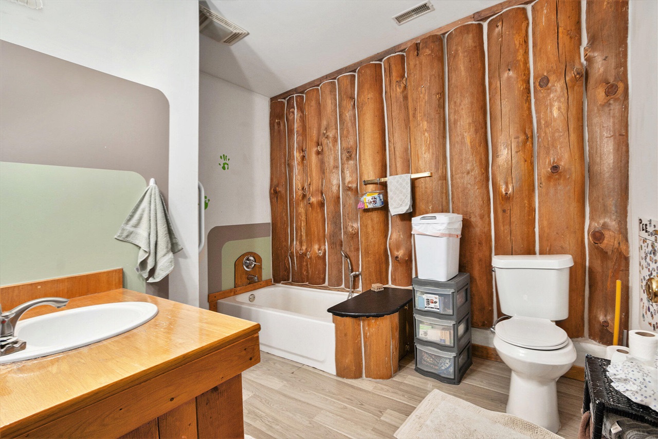 3933 W Harrison Road, Hart, MI, 49420