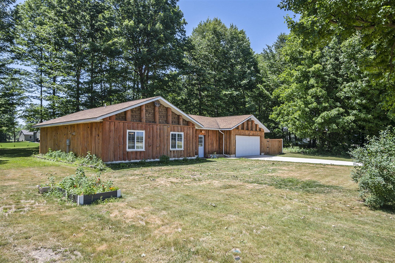 3933 W Harrison Road, Hart, MI, 49420