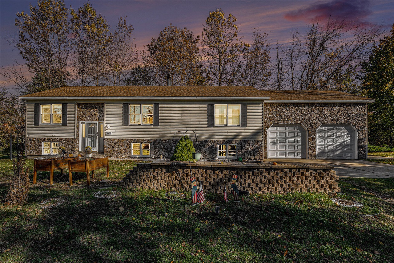 1021 Orchard Avenue, South Haven, MI, 49090-9537