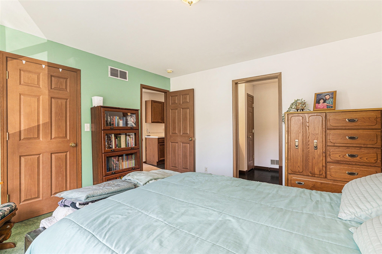 1021 Orchard Avenue, South Haven, MI, 49090-9537