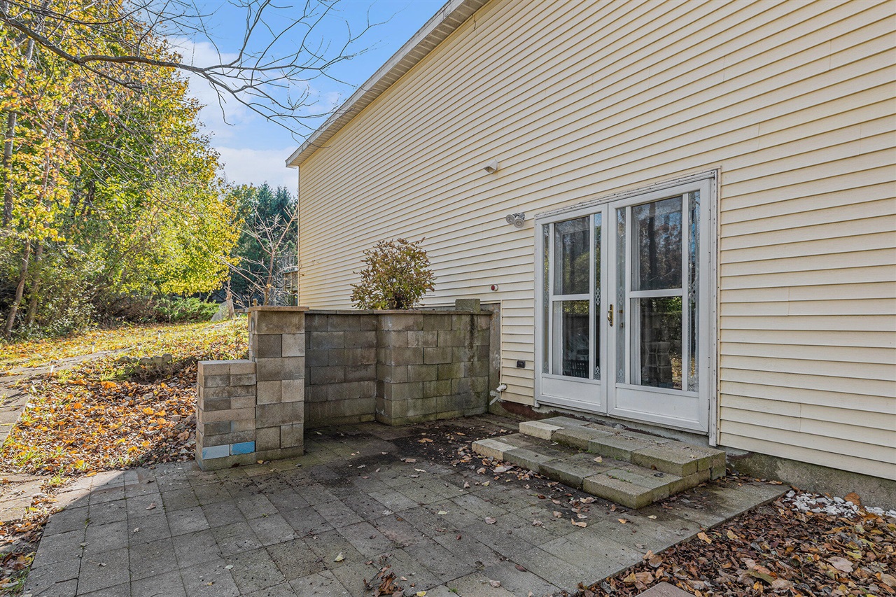 1021 Orchard Avenue, South Haven, MI, 49090-9537