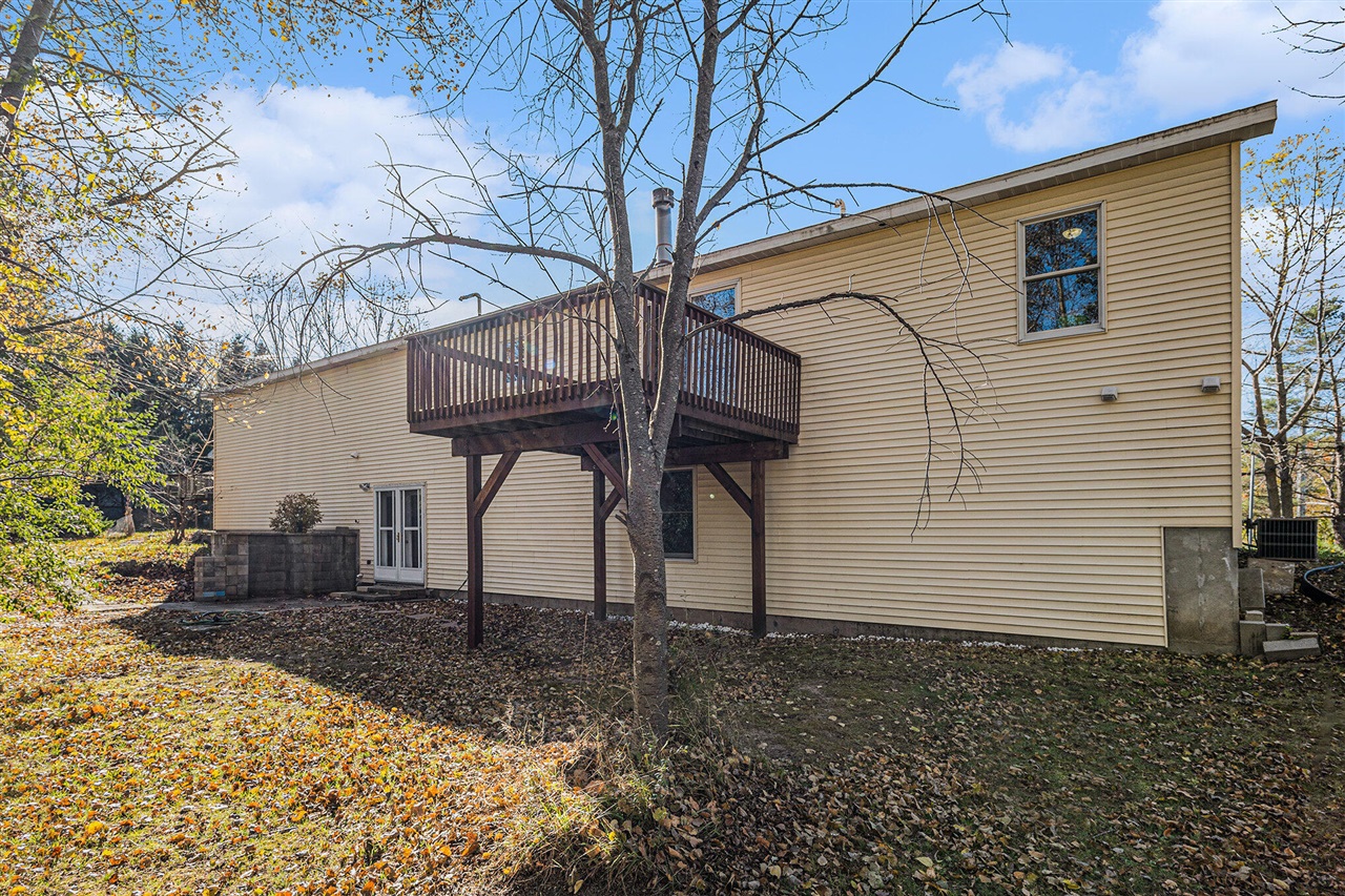 1021 Orchard Avenue, South Haven, MI, 49090-9537