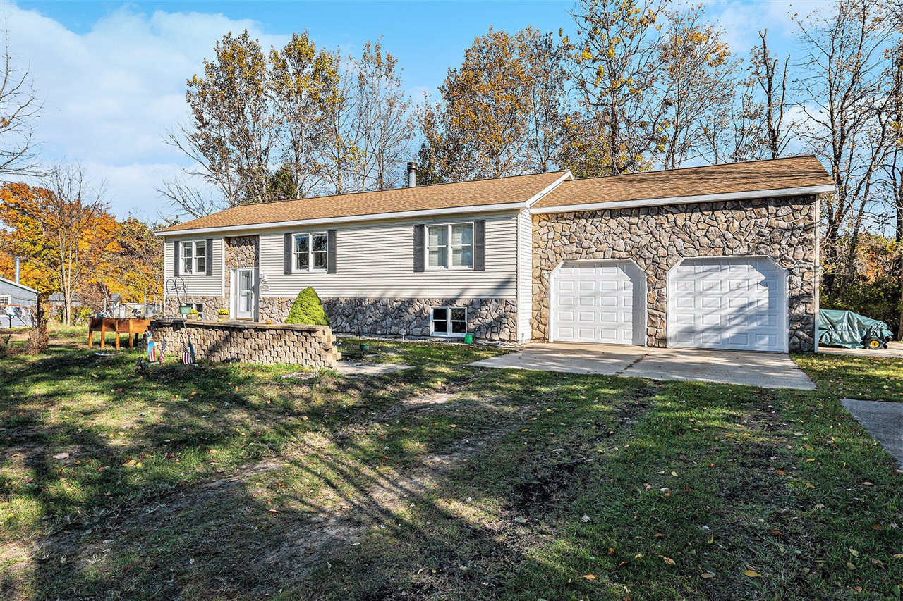 1021 Orchard Avenue, South Haven, MI, 49090-9537