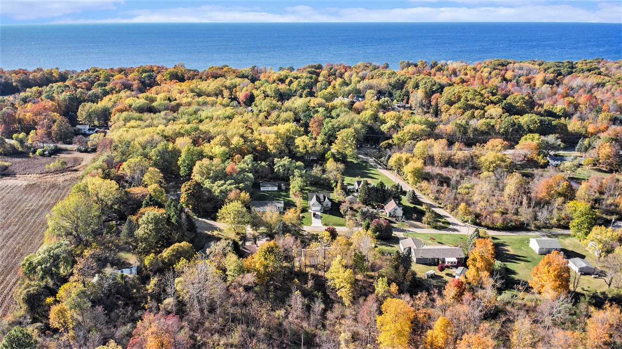 1021 Orchard Avenue, South Haven, MI, 49090-9537