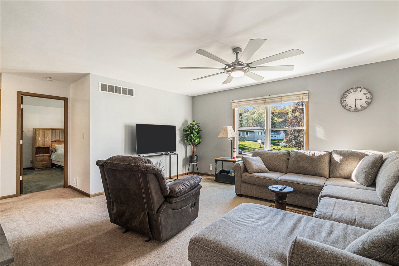 1021 Orchard Avenue, South Haven, MI, 49090-9537