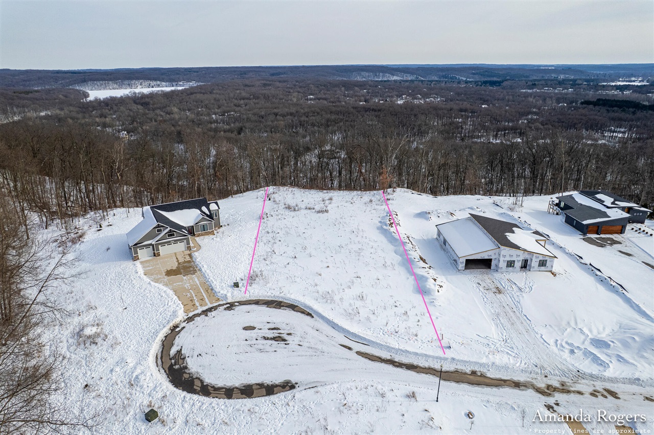 Homes for sale in Lowell, MI | 12920 Triple Oak Dr, Lowell, MI 49331 | MLS# 70514566