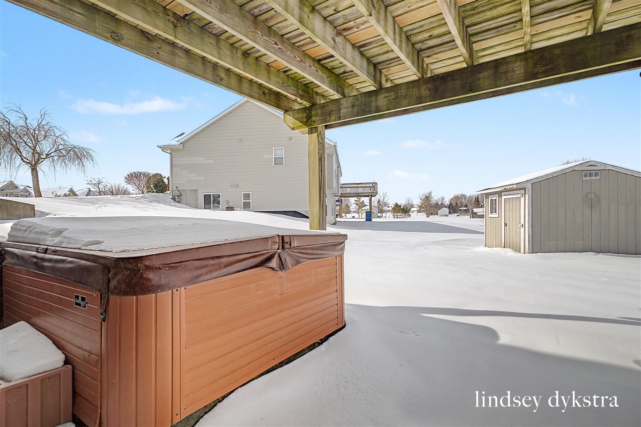 Homes for sale in Coopersville, MI | 943 Red Tail Dr, Coopersville, MI 49404 | MLS# 70514697