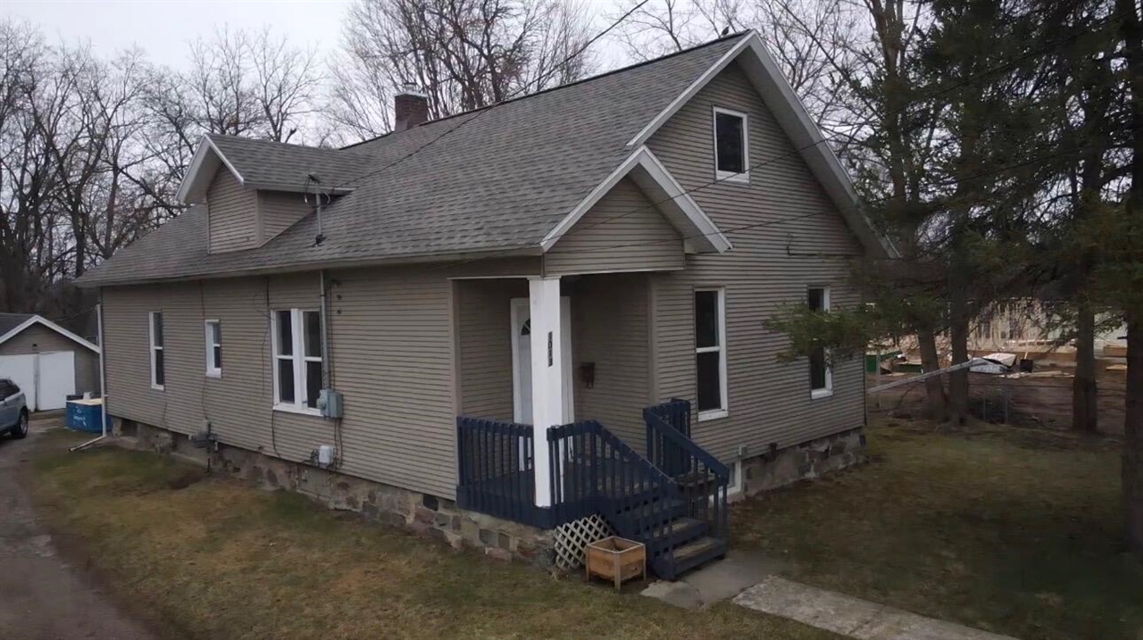 1013 Maple Avenue, Jackson, MI, 49203-3148