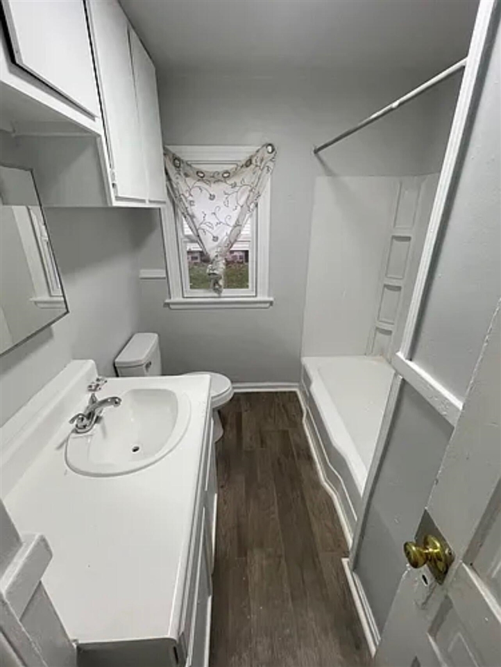 1013 Maple Avenue, Jackson, MI, 49203-3148