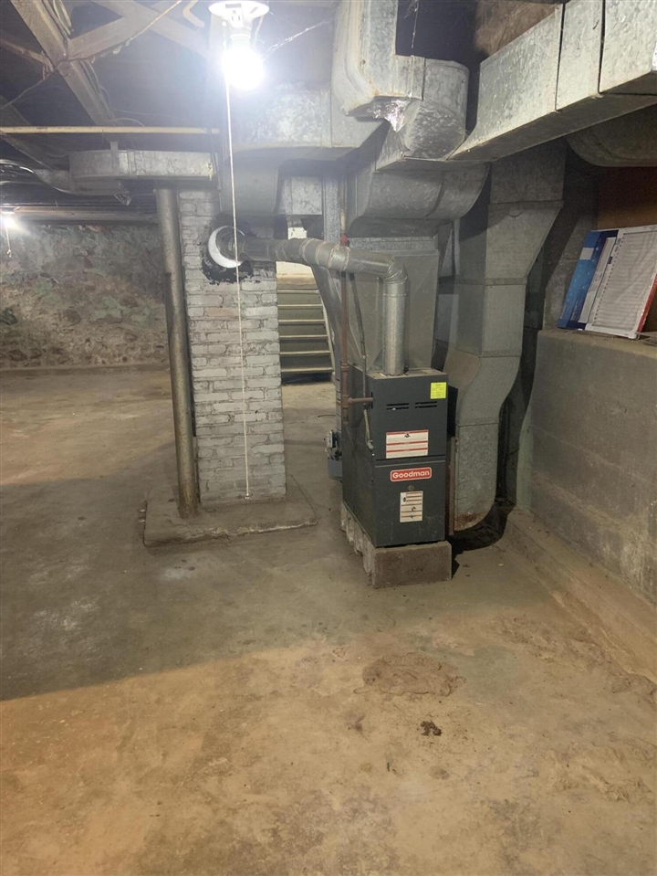 1013 Maple Avenue, Jackson, MI, 49203-3148