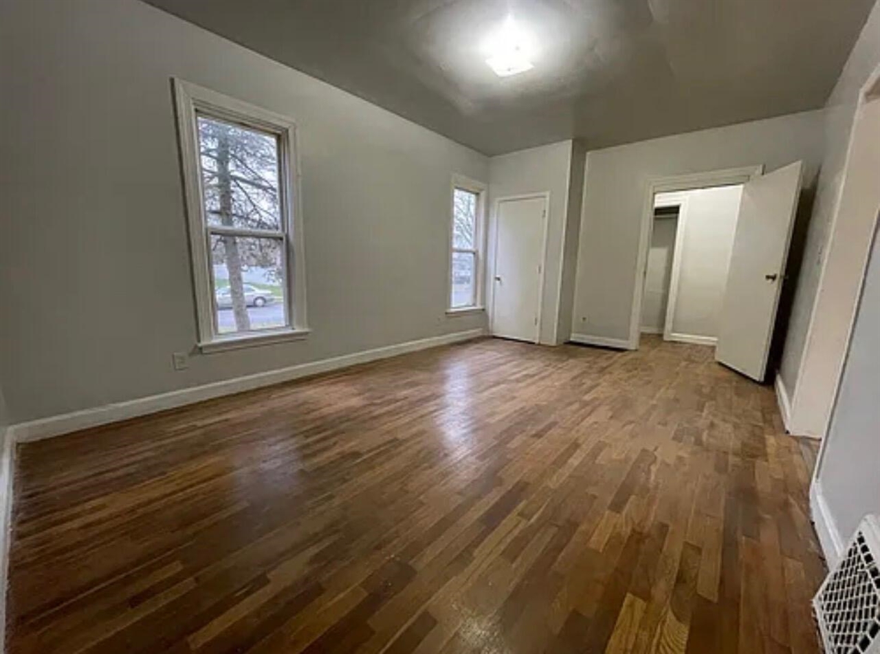 1013 Maple Avenue, Jackson, MI, 49203-3148