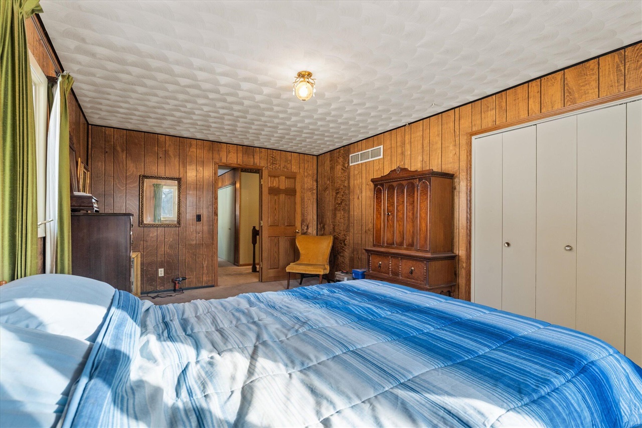 19466 U.S. 12, Edwardsburg, MI, 49112