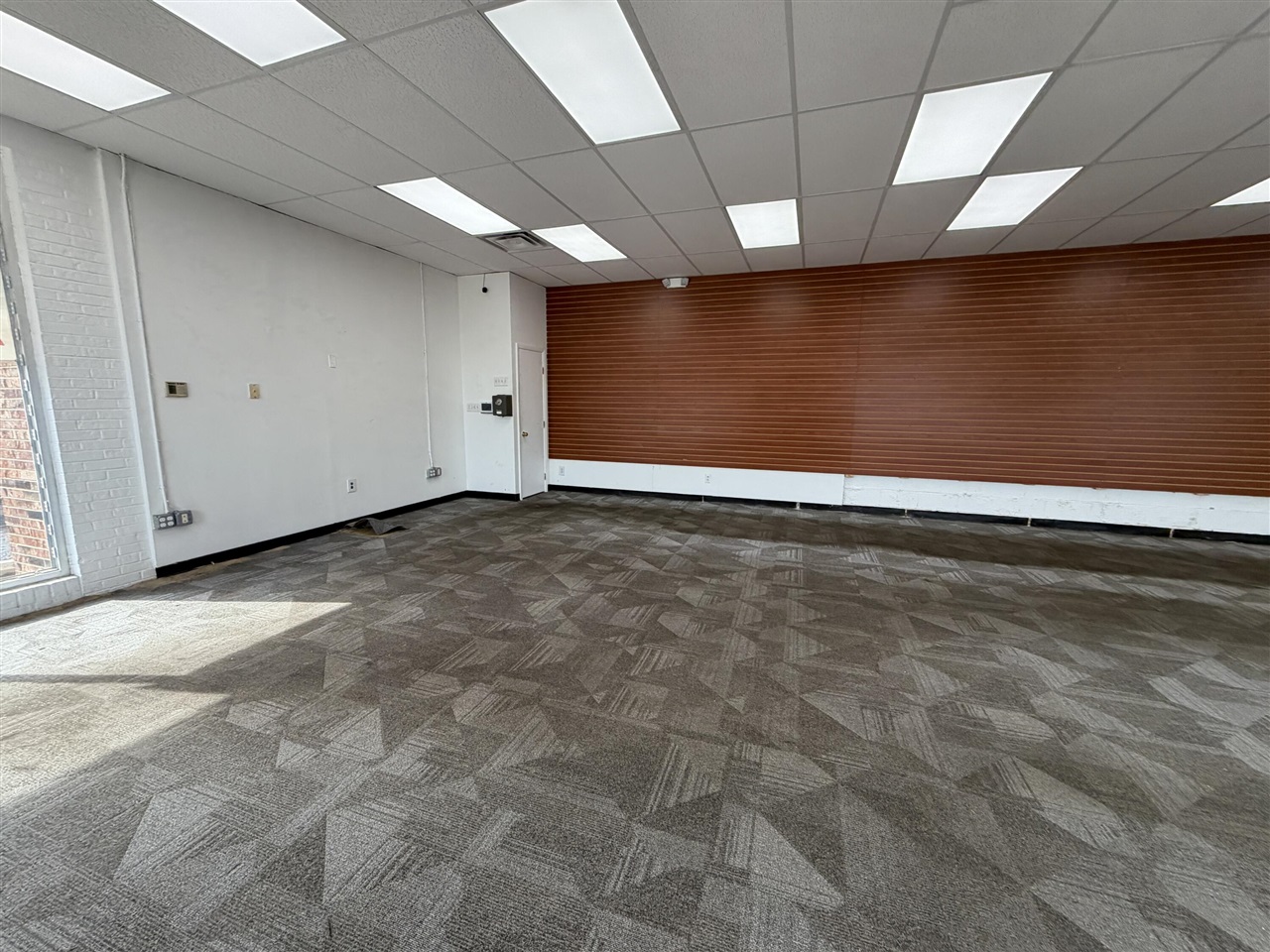 31799 Middlebelt Road, Farmington Hills, MI, 48334-2321