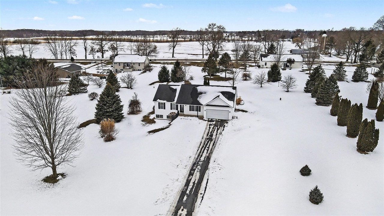 Homes for sale in East Leroy, MI | 7927 Lancaster Ln, East Leroy, MI 49051 | MLS# 70514798