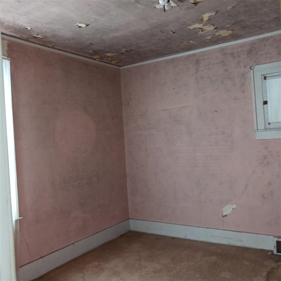 2701 W Philadelphia Street, Detroit, MI, 48206-3728