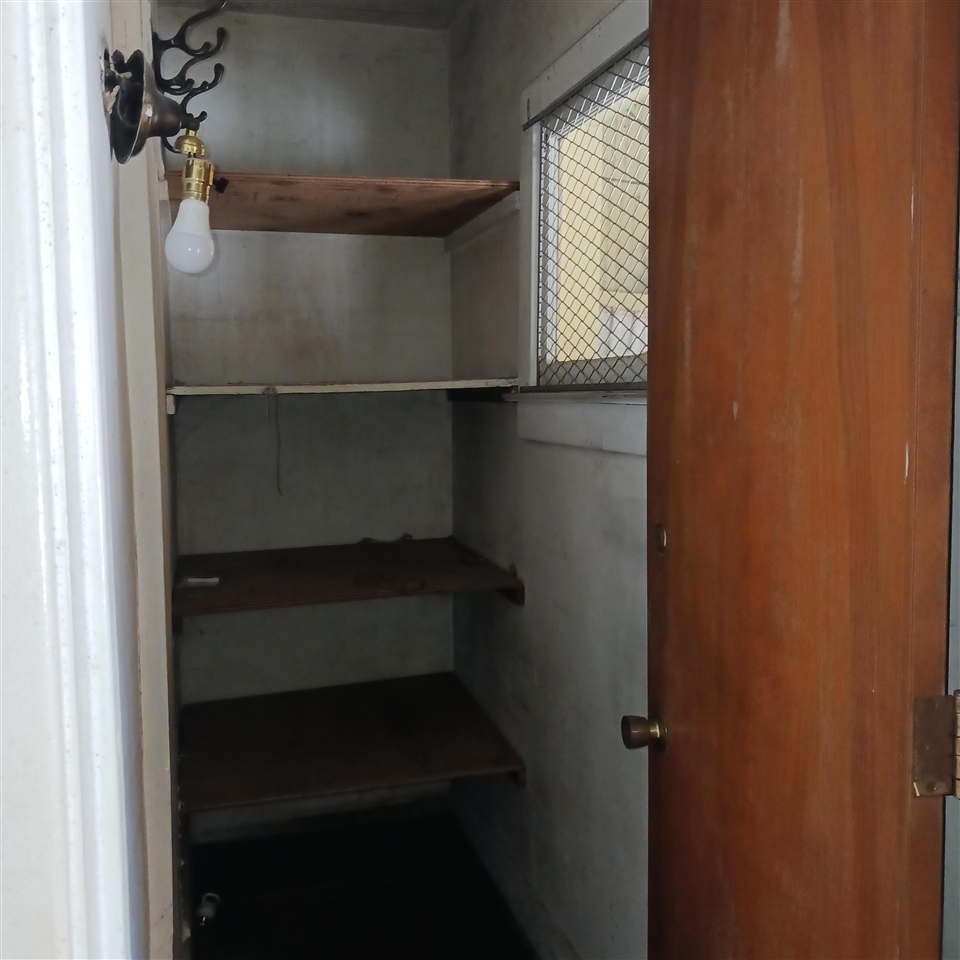 2701 W Philadelphia Street, Detroit, MI, 48206-3728