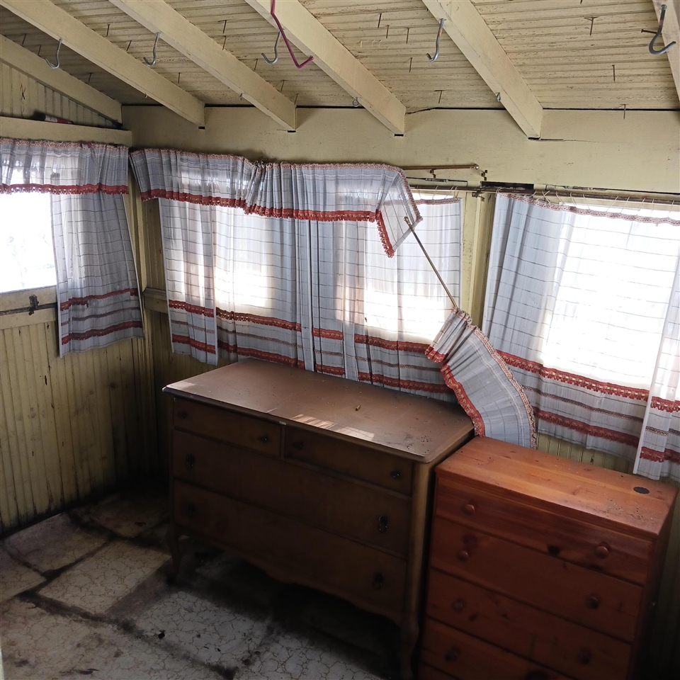 2701 W Philadelphia Street, Detroit, MI, 48206-3728