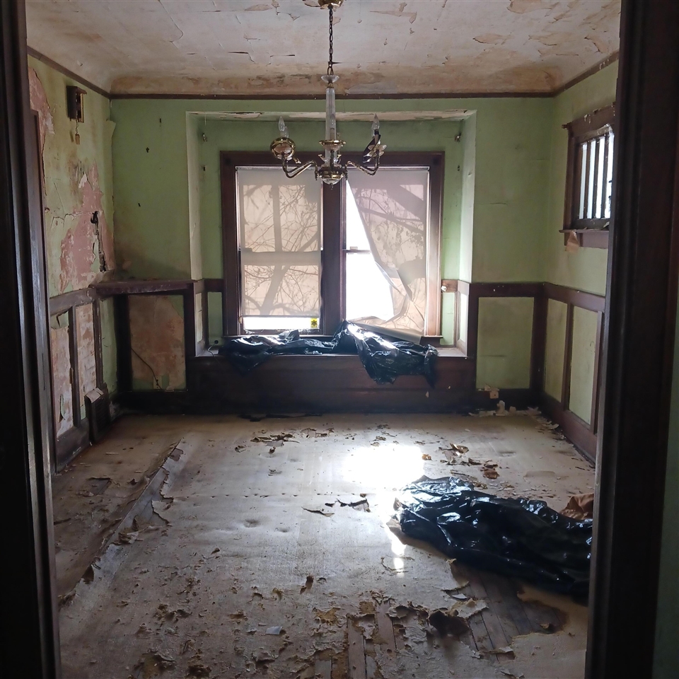 2701 W Philadelphia Street, Detroit, MI, 48206-3728