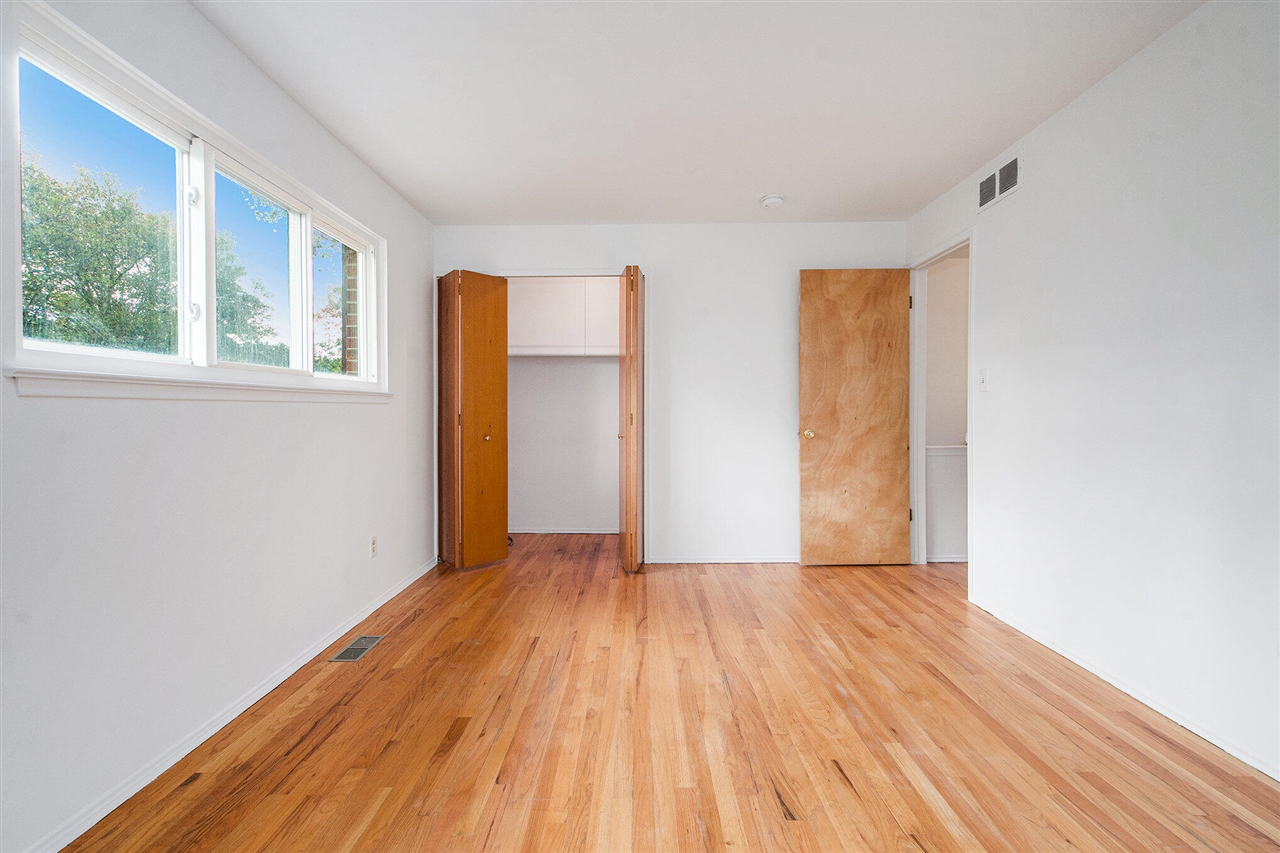 3351 Williamsburg Road, Ann Arbor, MI, 48108