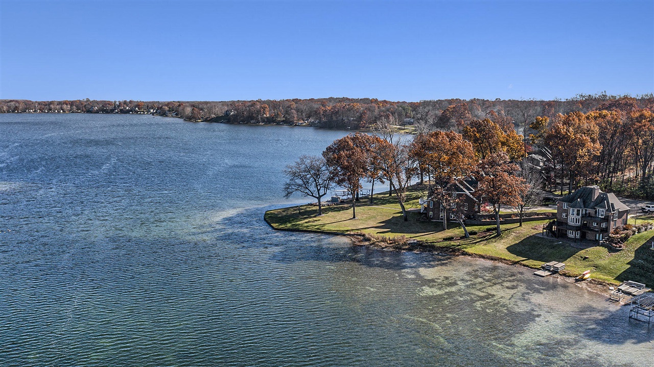 10436 Kings Point Drive, Three Rivers, MI, 49093-9298