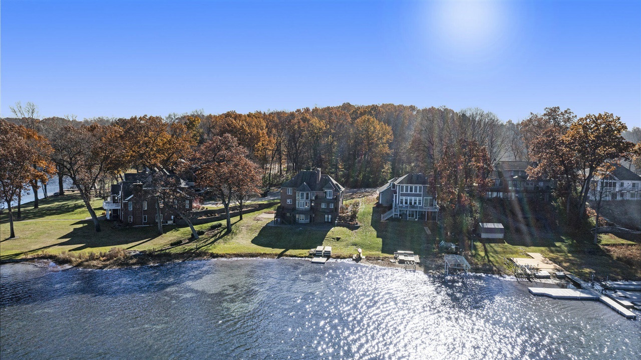 10436 Kings Point Drive, Three Rivers, MI, 49093-9298