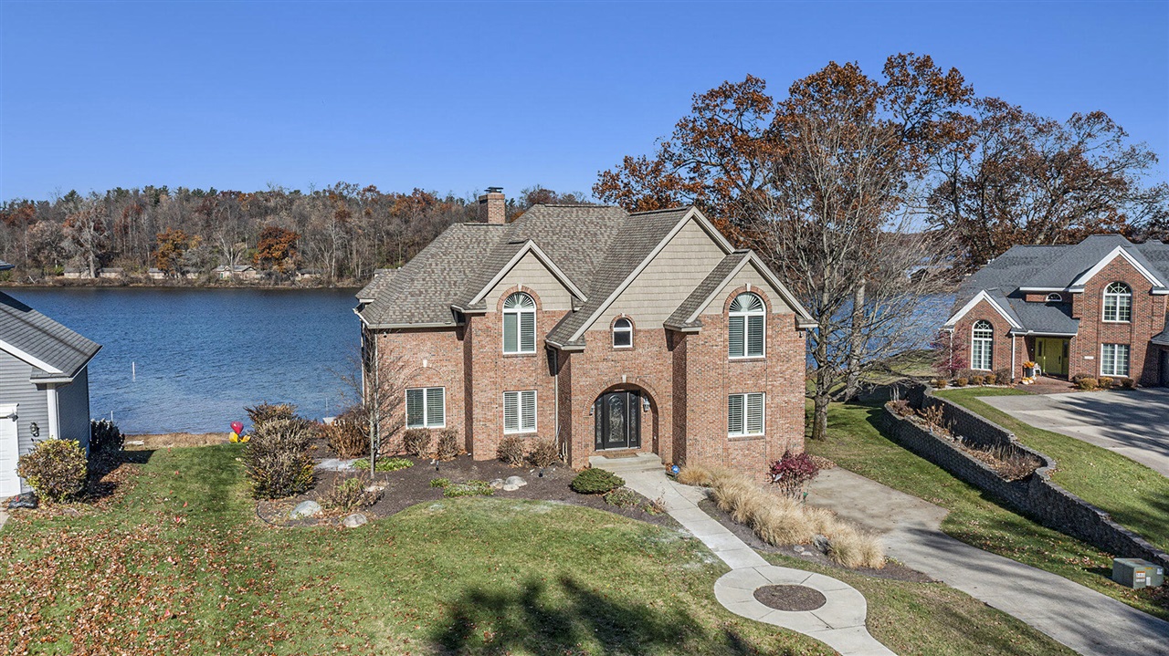 10436 Kings Point Drive, Three Rivers, MI, 49093-9298