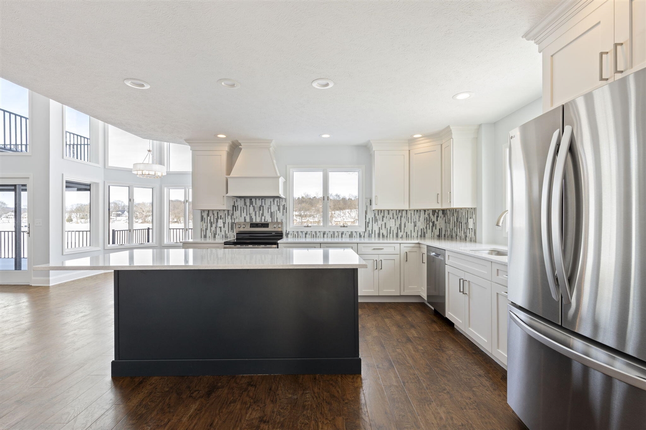 10436 Kings Point Drive, Three Rivers, MI, 49093-9298