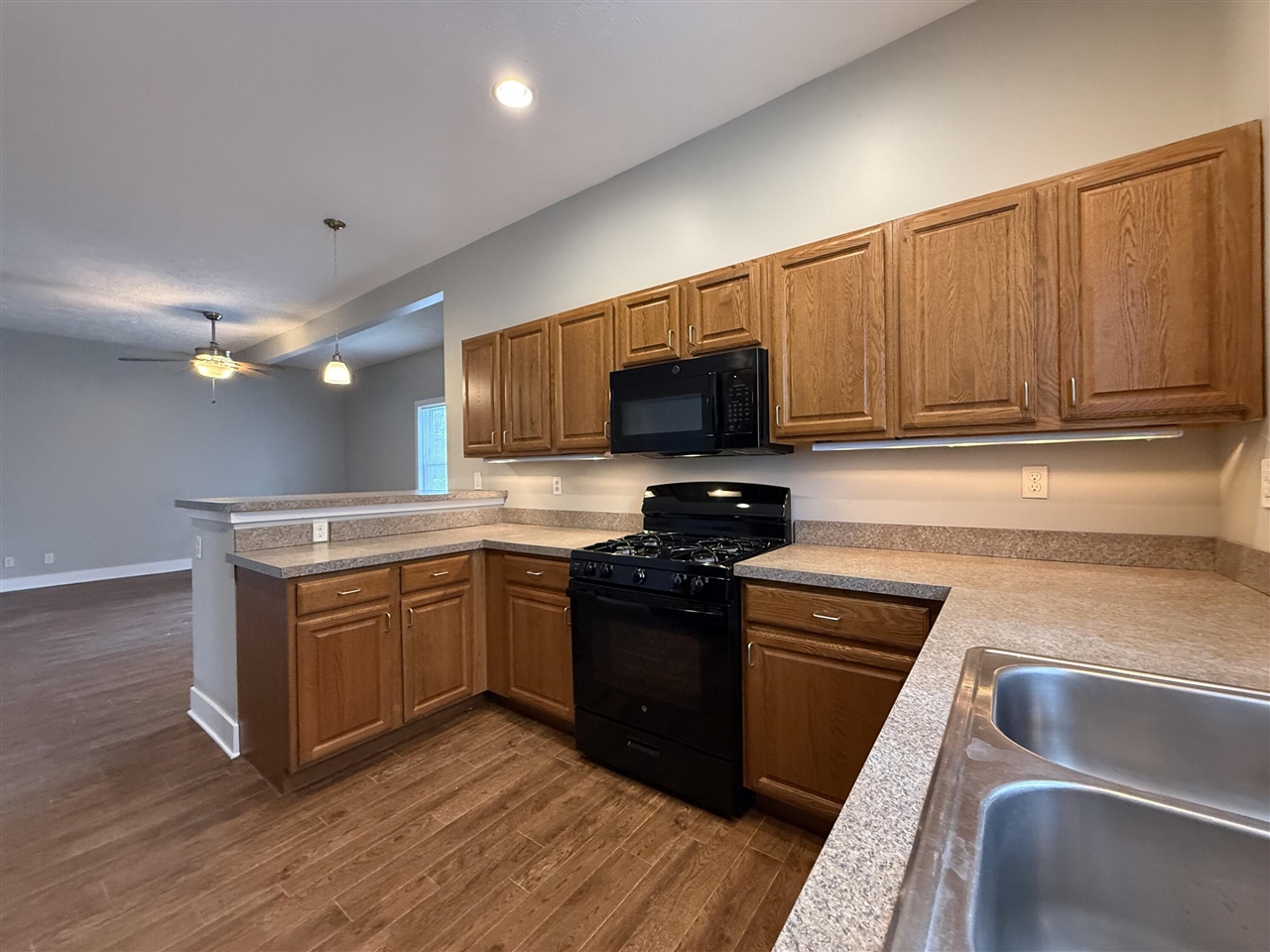 710 Logan Street, Grand Rapids, MI, 49503-5529