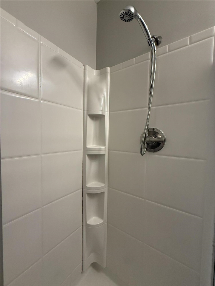 710 Logan Street, Grand Rapids, MI, 49503-5529