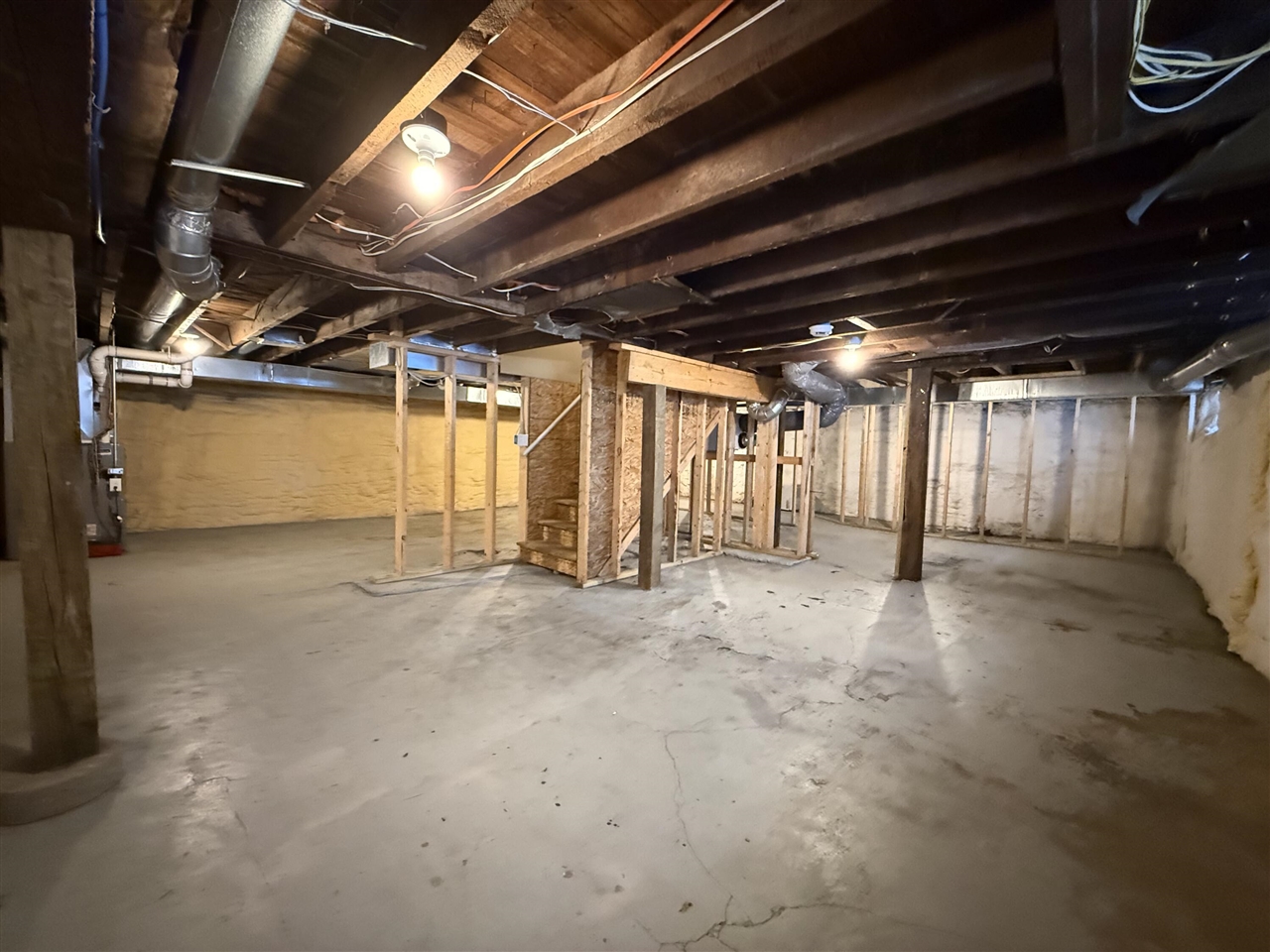 710 Logan Street, Grand Rapids, MI, 49503-5529