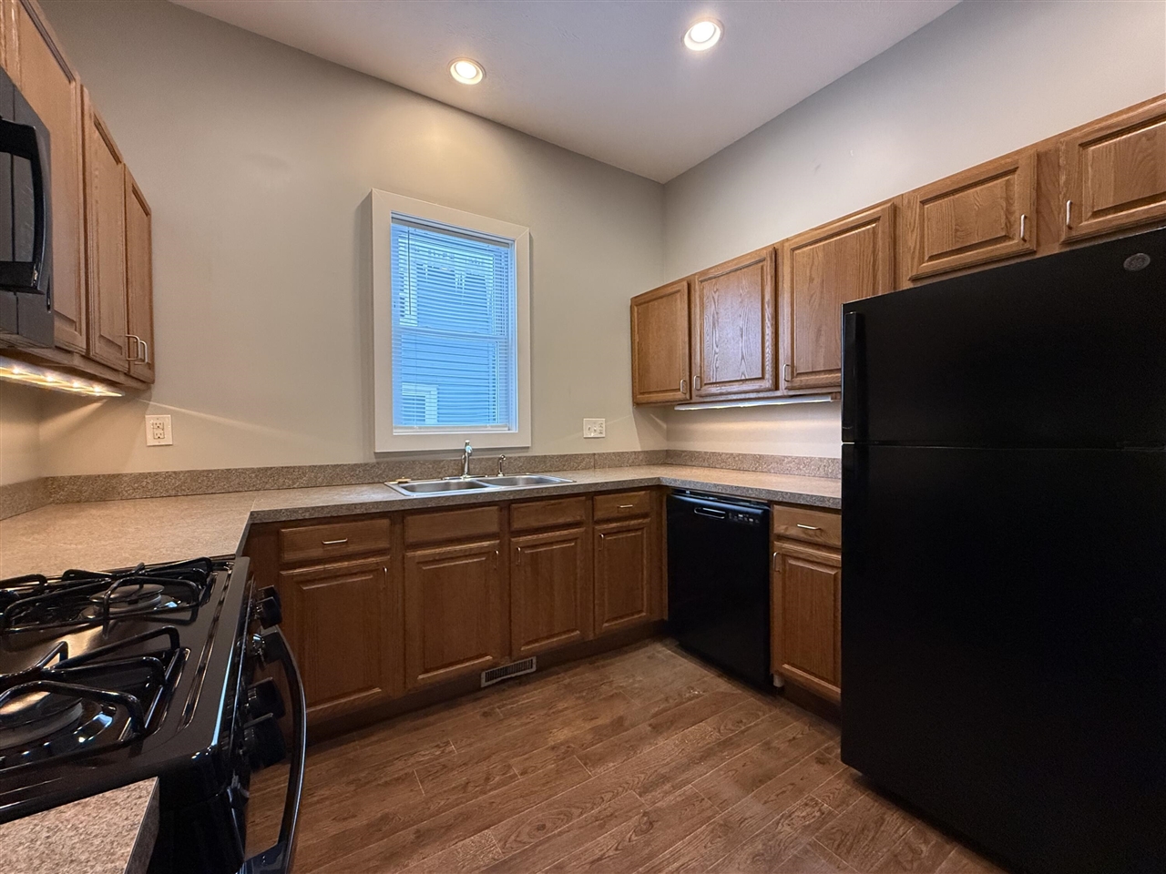 710 Logan Street, Grand Rapids, MI, 49503-5529