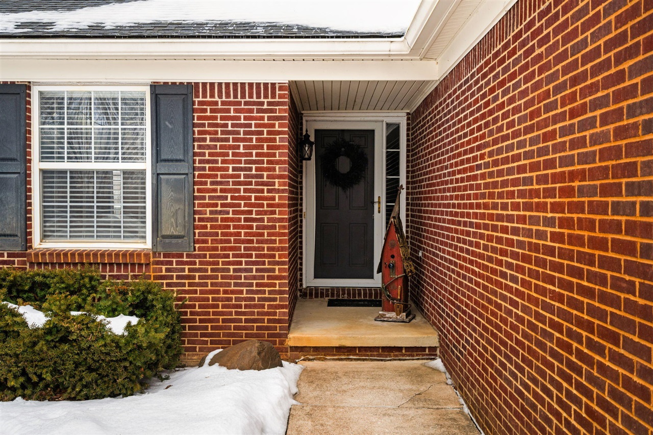 Homes for sale in Whitmore Lake, MI | 9417 Sandlewood Dr, Whitmore Lake, MI 48189 | MLS# 70514913