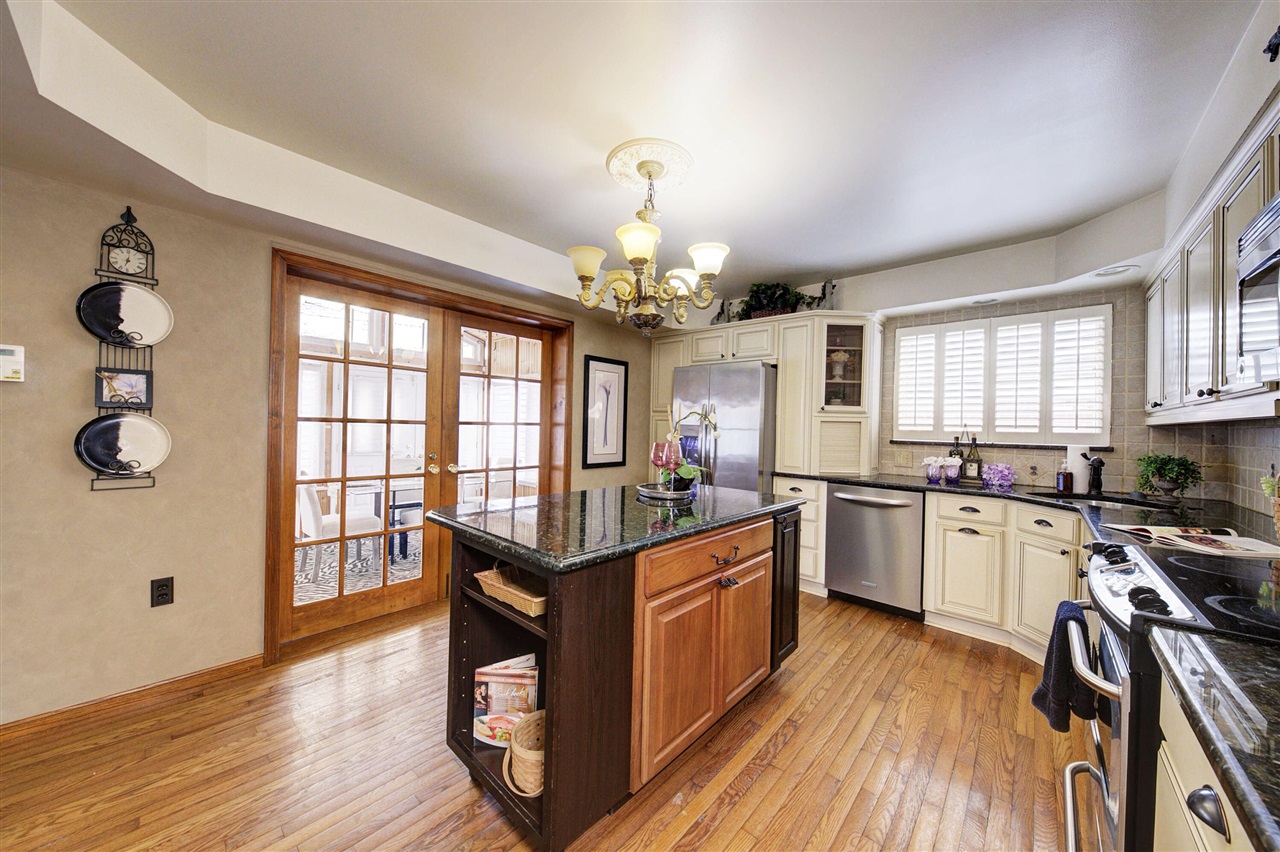 34617 Greentrees Road, Sterling Heights, MI, 48312-5516