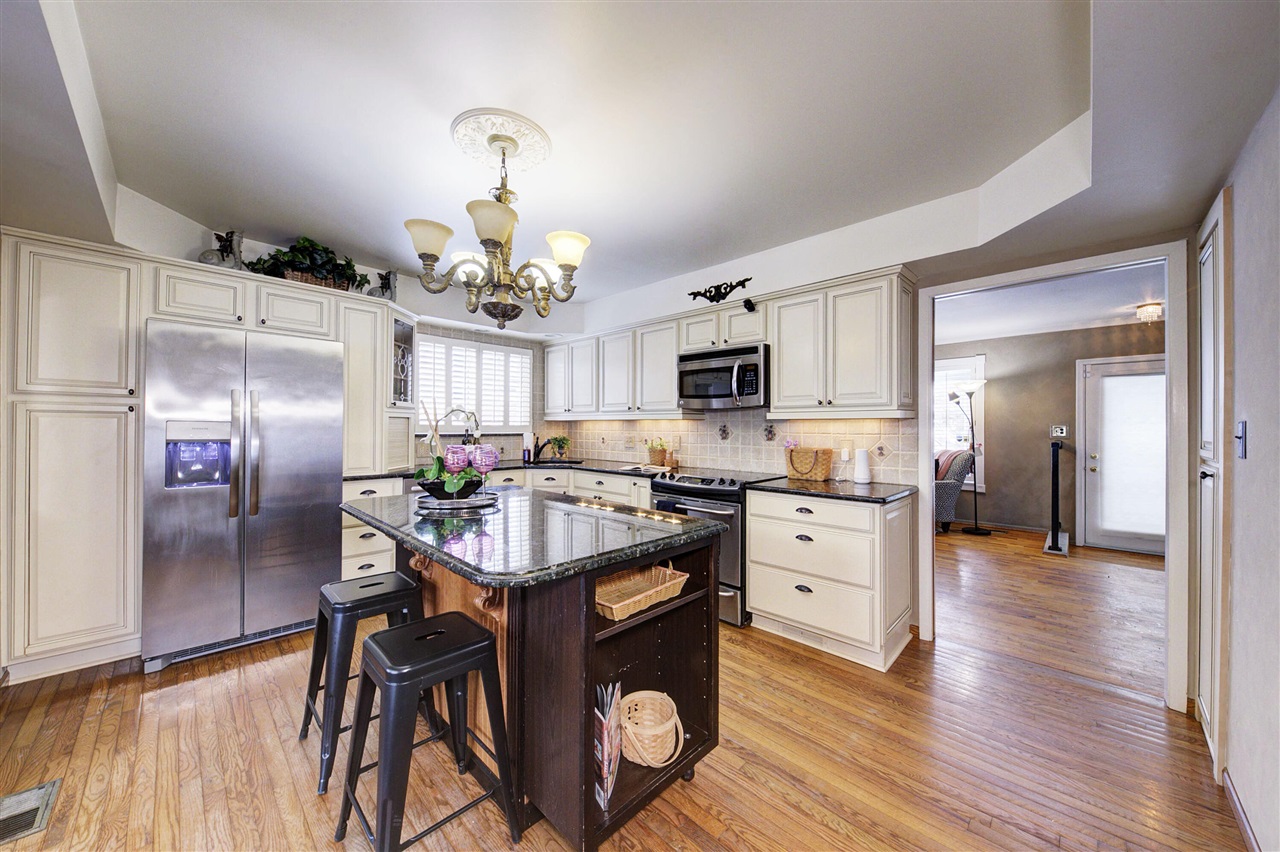 34617 Greentrees Road, Sterling Heights, MI, 48312-5516