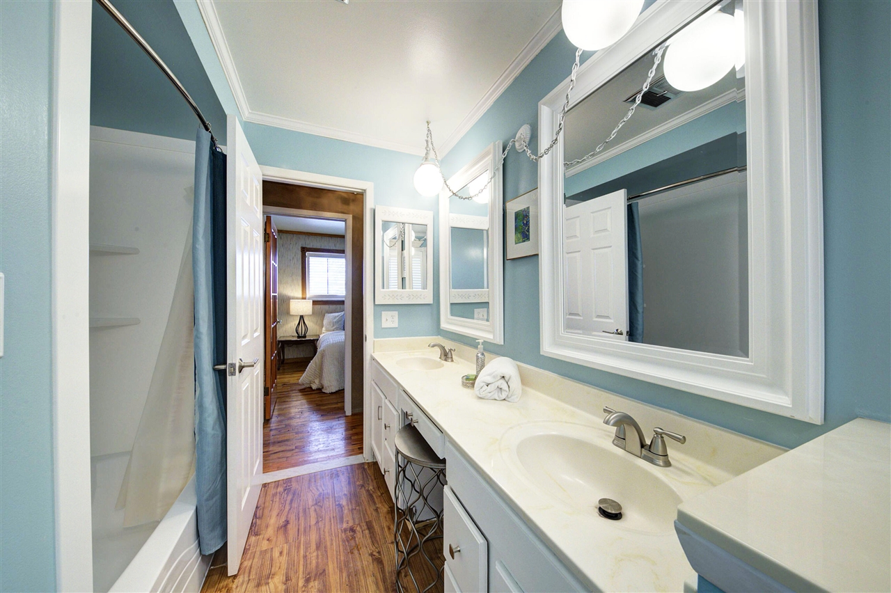 34617 Greentrees Road, Sterling Heights, MI, 48312-5516