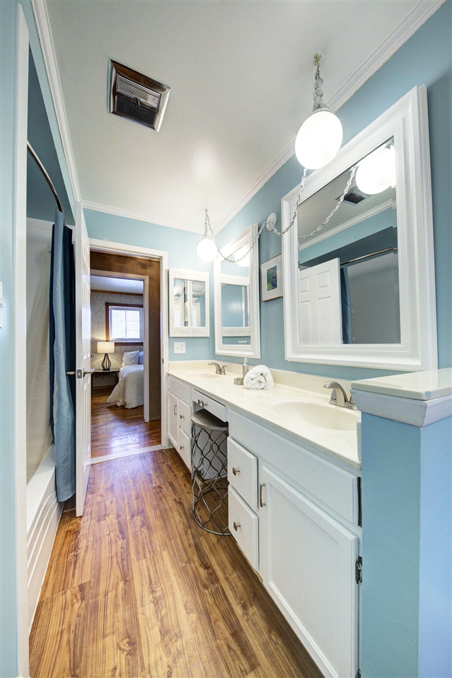 34617 Greentrees Road, Sterling Heights, MI, 48312-5516