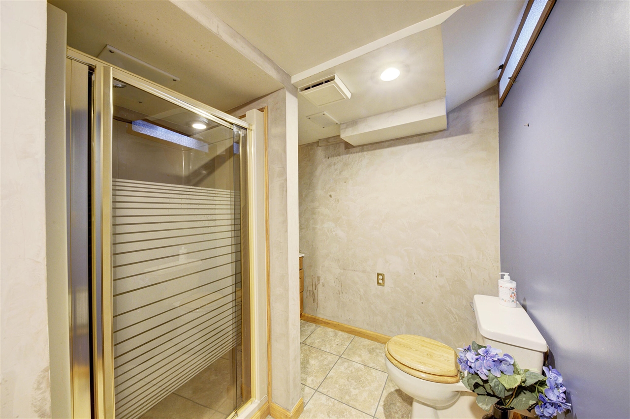 34617 Greentrees Road, Sterling Heights, MI, 48312-5516