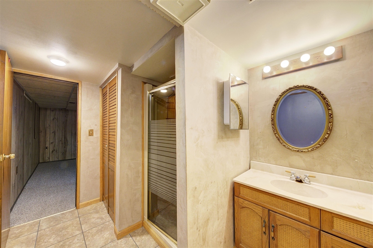 34617 Greentrees Road, Sterling Heights, MI, 48312-5516