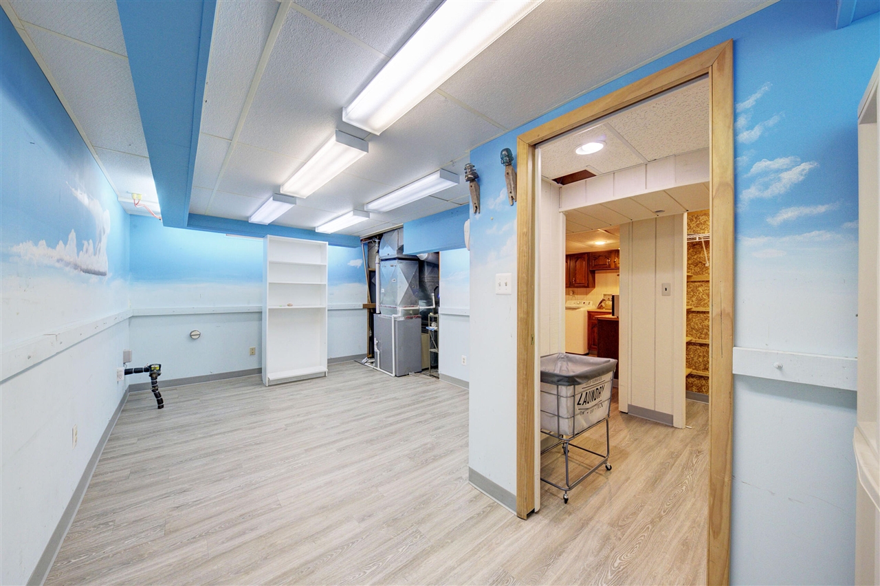 34617 Greentrees Road, Sterling Heights, MI, 48312-5516