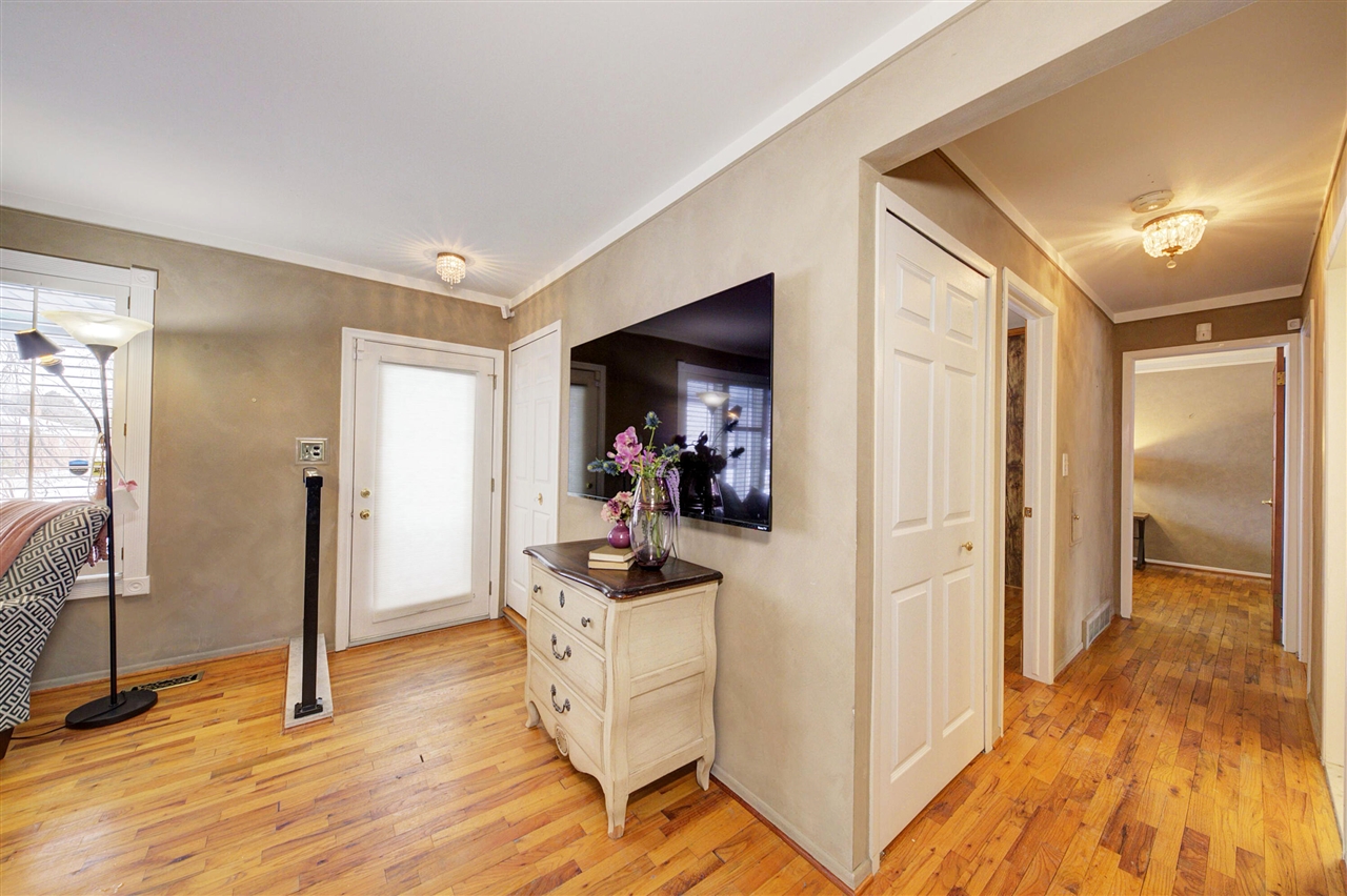 34617 Greentrees Road, Sterling Heights, MI, 48312-5516