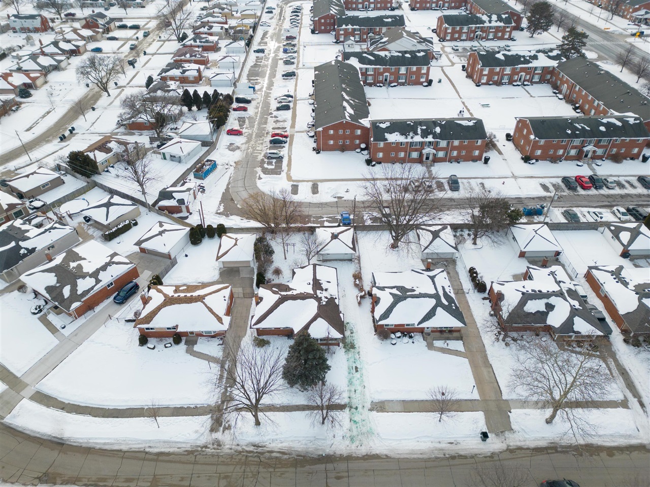 34617 Greentrees Road, Sterling Heights, MI, 48312-5516