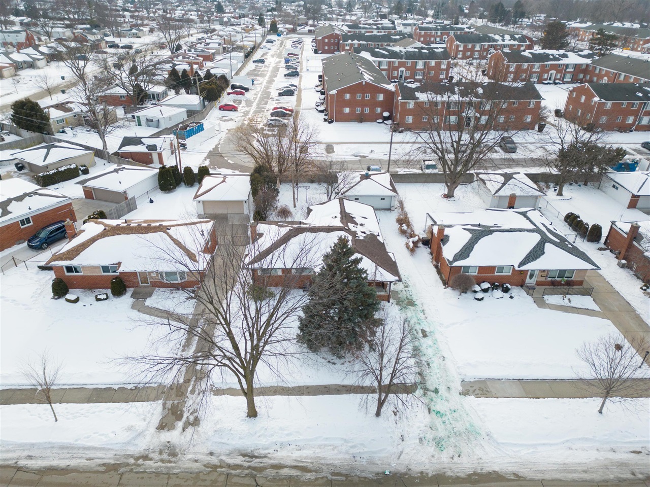 34617 Greentrees Road, Sterling Heights, MI, 48312-5516