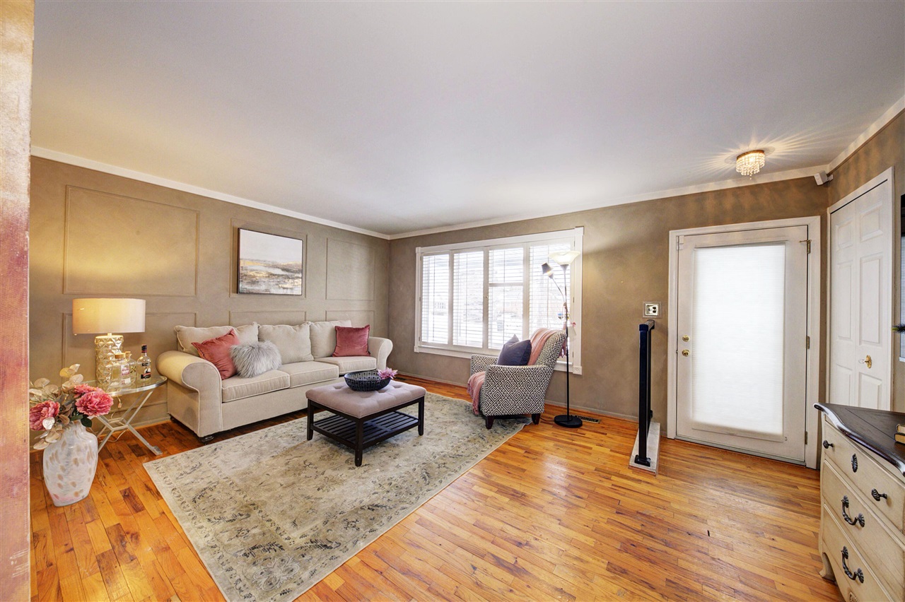 34617 Greentrees Road, Sterling Heights, MI, 48312-5516