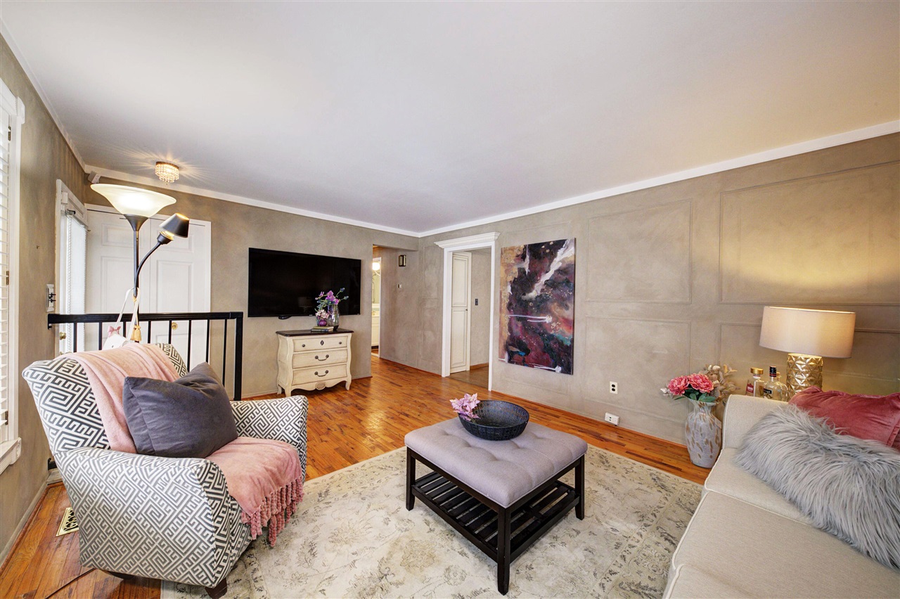 34617 Greentrees Road, Sterling Heights, MI, 48312-5516