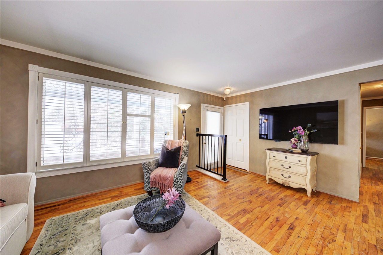 34617 Greentrees Road, Sterling Heights, MI, 48312-5516