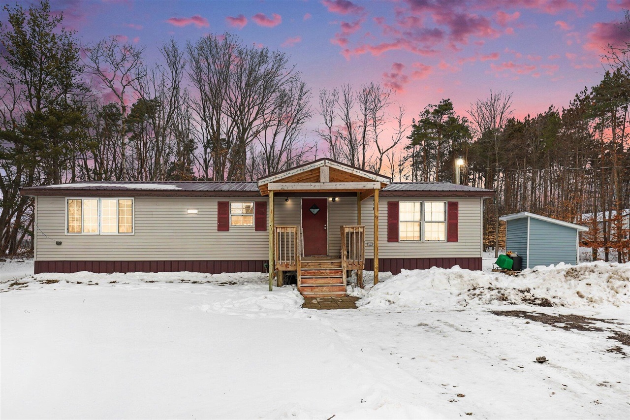 Homes for sale in Sand Lake, MI | 11817 21 Mile Rd, Sand Lake, MI 49343 | MLS# 70514935