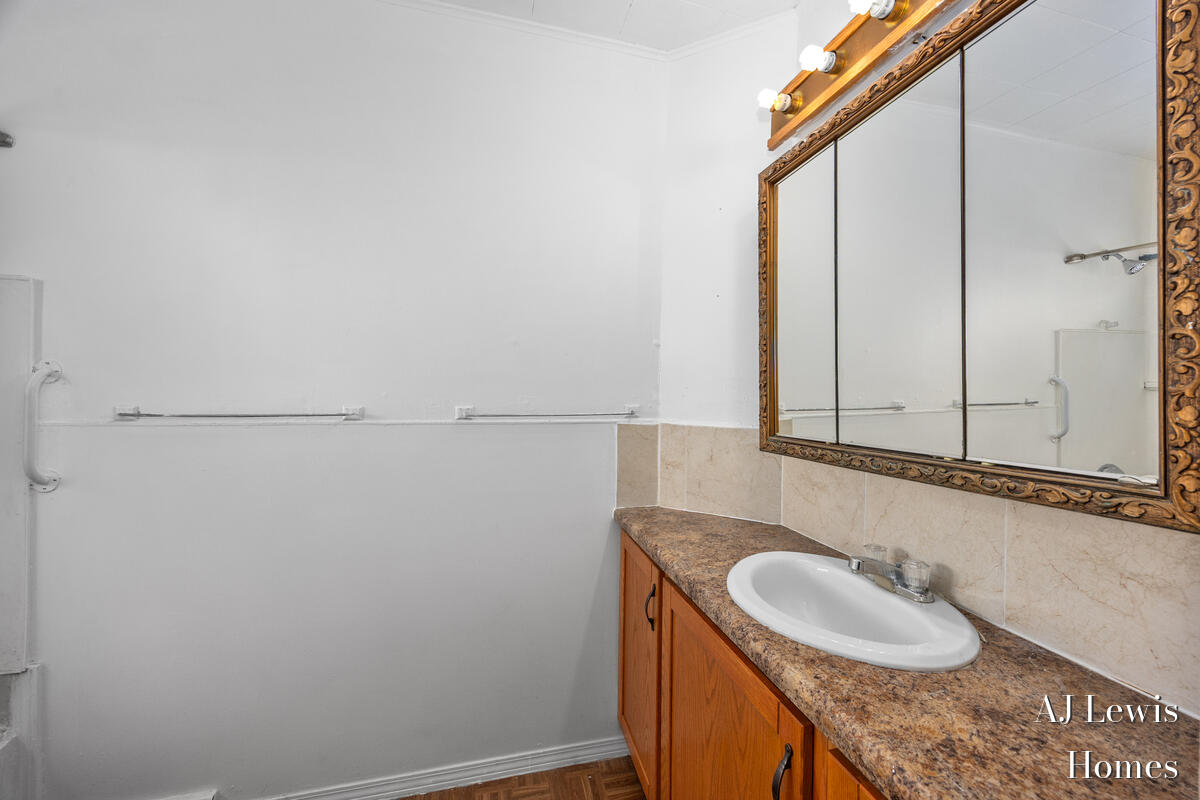 510 La Grave Avenue, Grand Rapids, MI, 49503-5223