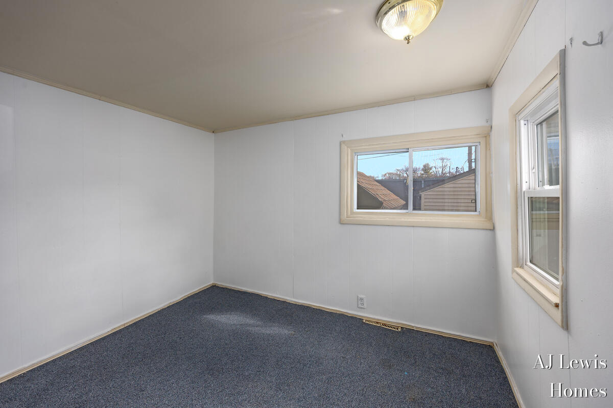 510 La Grave Avenue, Grand Rapids, MI, 49503-5223