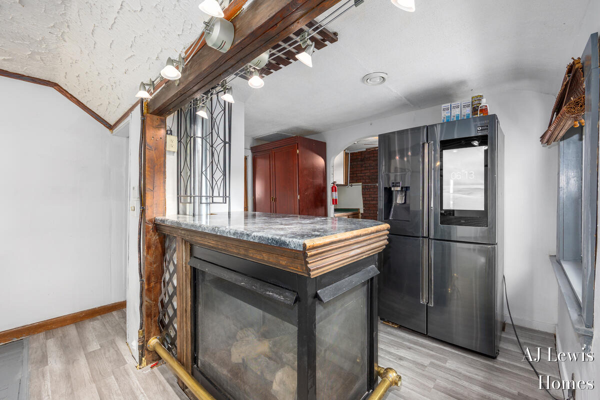 510 La Grave Avenue, Grand Rapids, MI, 49503-5223